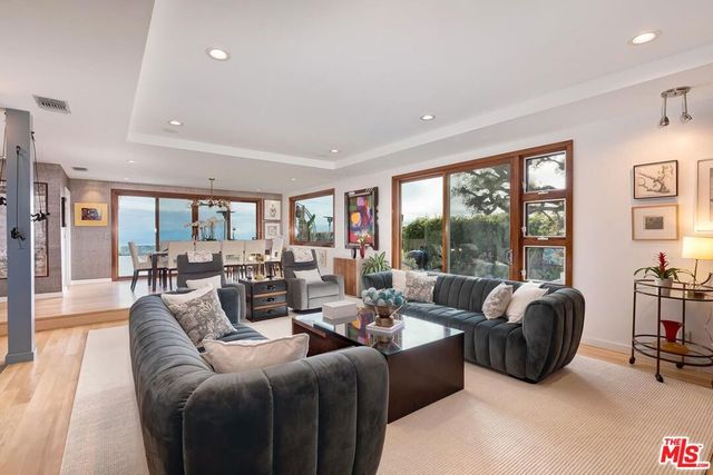 1334 Charmel Place, Pacific Palisades, CA 90272