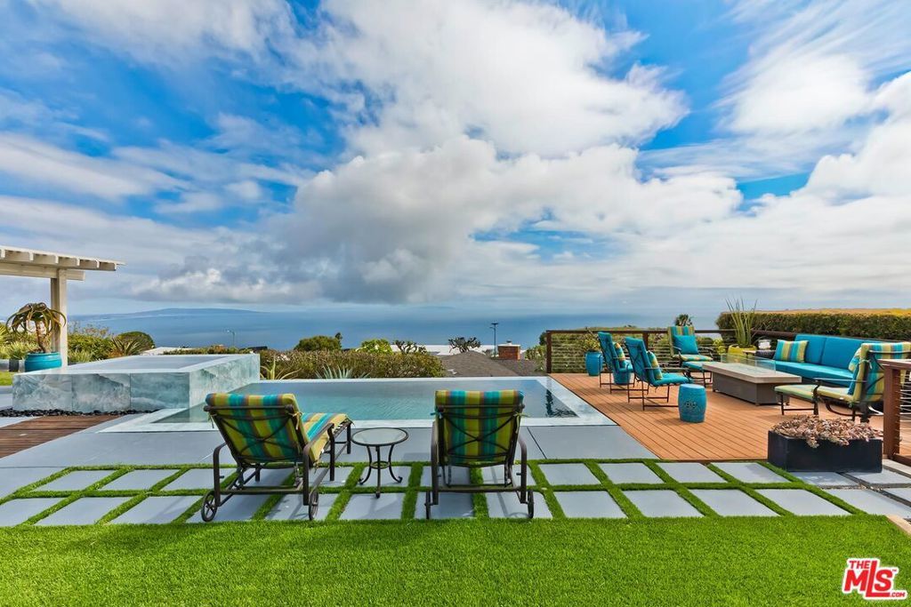 1334 Charmel Place, Pacific Palisades, CA 90272