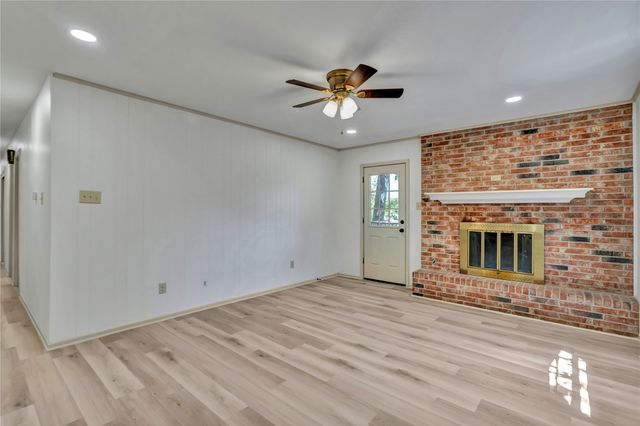 601 State Street, Weatherford, TX 76086