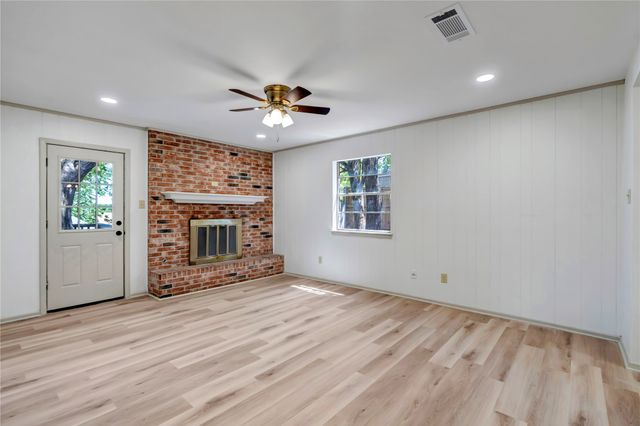 601 State Street, Weatherford, TX 76086