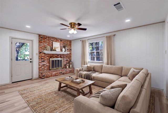 601 State Street, Weatherford, TX 76086