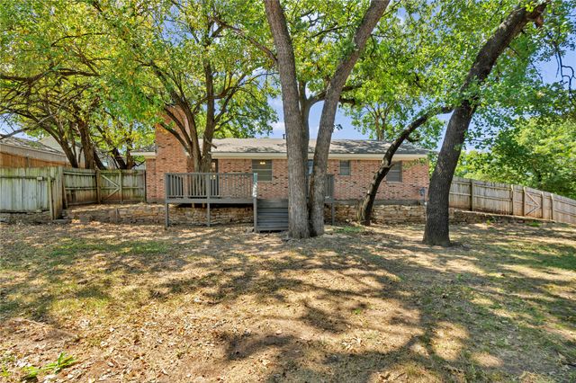 601 State Street, Weatherford, TX 76086
