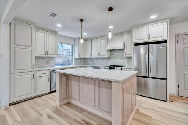 601 State Street, Weatherford, TX 76086