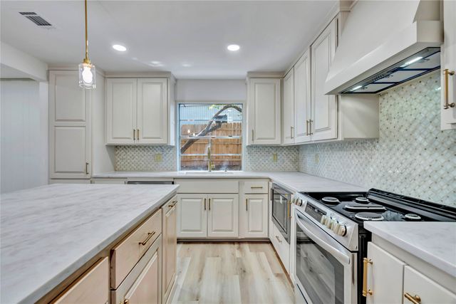 601 State Street, Weatherford, TX 76086