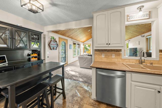 15429 Drexel Way, Apple Valley, MN 55124