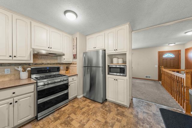 15429 Drexel Way, Apple Valley, MN 55124