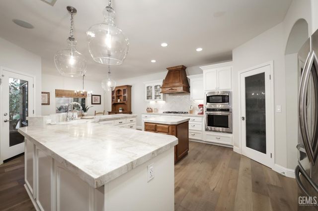 13603 Monarch Palm Avenue, Bakersfield, CA 93314