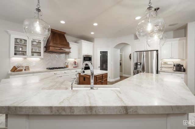 13603 Monarch Palm Avenue, Bakersfield, CA 93314