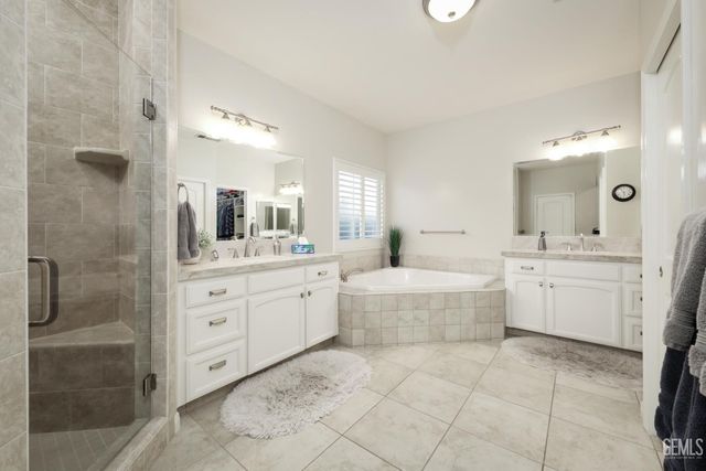 13603 Monarch Palm Avenue, Bakersfield, CA 93314