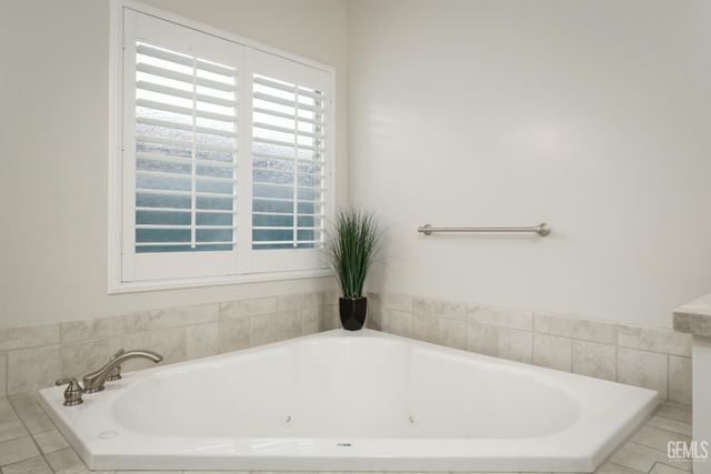 13603 Monarch Palm Avenue, Bakersfield, CA 93314