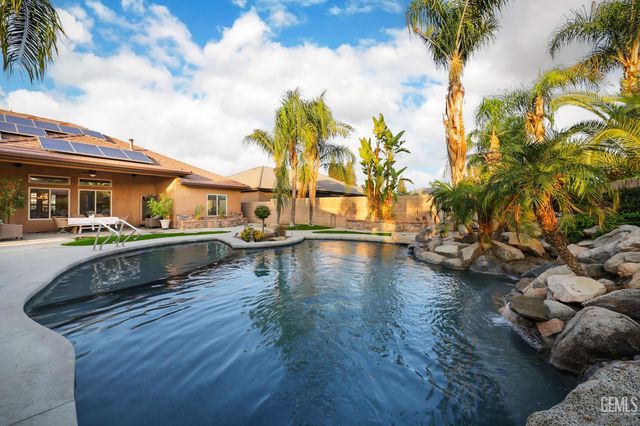 13603 Monarch Palm Avenue, Bakersfield, CA 93314