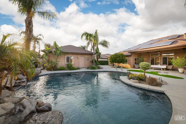 13603 Monarch Palm Avenue, Bakersfield, CA 93314