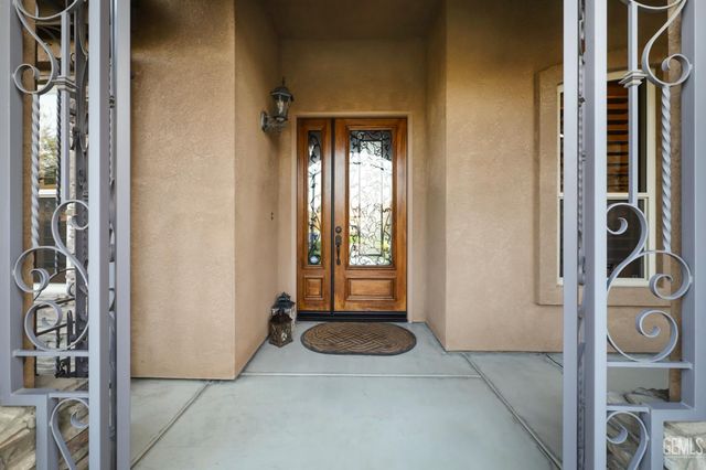 13603 Monarch Palm Avenue, Bakersfield, CA 93314