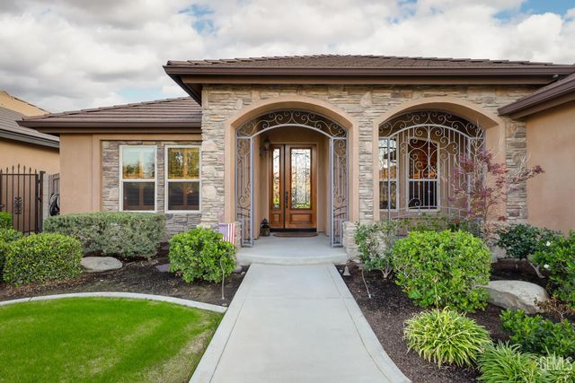 13603 Monarch Palm Avenue, Bakersfield, CA 93314