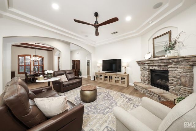 13603 Monarch Palm Avenue, Bakersfield, CA 93314