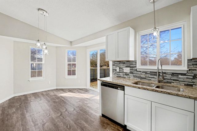 1813 N Pine Grove St, Wichita, KS 67212