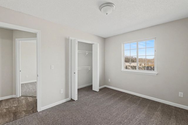 1813 N Pine Grove St, Wichita, KS 67212