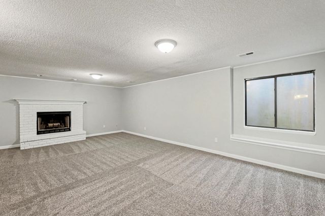 1813 N Pine Grove St, Wichita, KS 67212