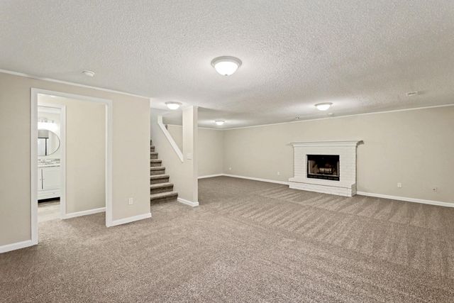 1813 N Pine Grove St, Wichita, KS 67212