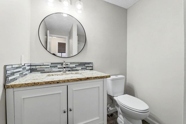 1813 N Pine Grove St, Wichita, KS 67212