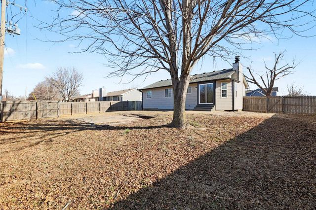 1813 N Pine Grove St, Wichita, KS 67212