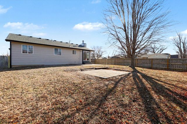 1813 N Pine Grove St, Wichita, KS 67212