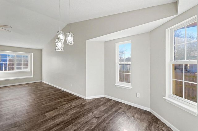 1813 N Pine Grove St, Wichita, KS 67212