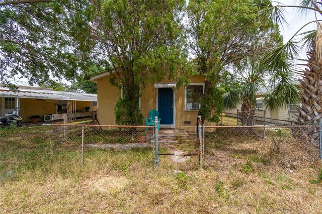 1144 and 1142 7TH STREET NW, Largo, FL 33770