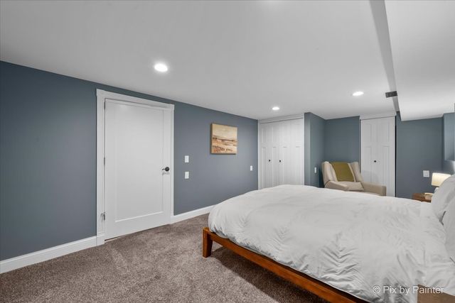 5824 N Fairfield Avenue, Chicago, IL 60659