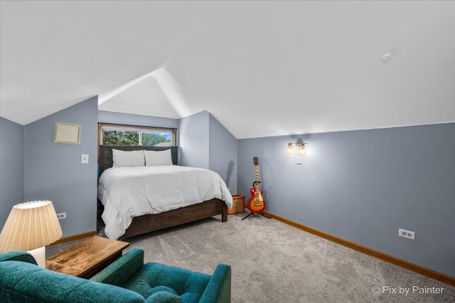 5824 N Fairfield Avenue, Chicago, IL 60659