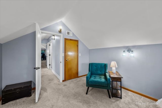 5824 N Fairfield Avenue, Chicago, IL 60659