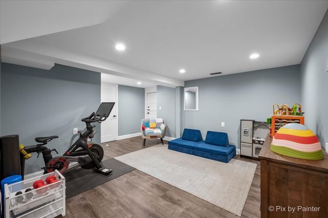5824 N Fairfield Avenue, Chicago, IL 60659