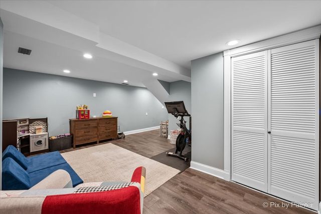 5824 N Fairfield Avenue, Chicago, IL 60659