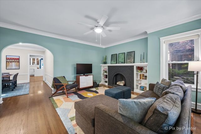 5824 N Fairfield Avenue, Chicago, IL 60659
