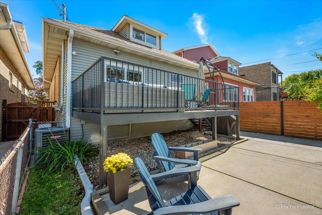 5824 N Fairfield Avenue, Chicago, IL 60659