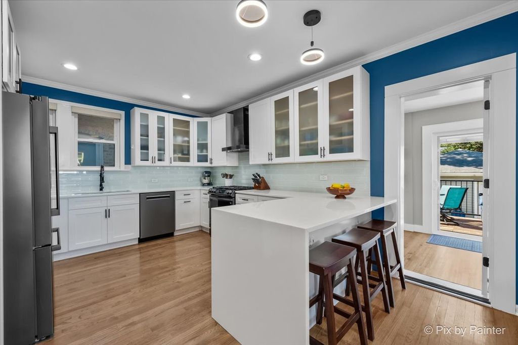 5824 N Fairfield Avenue, Chicago, IL 60659 — photo 5