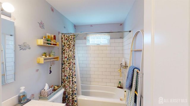 40 E Sherman Street, Monroe, NJ 08831