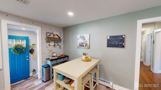 40 E Sherman Street, Monroe, NJ 08831