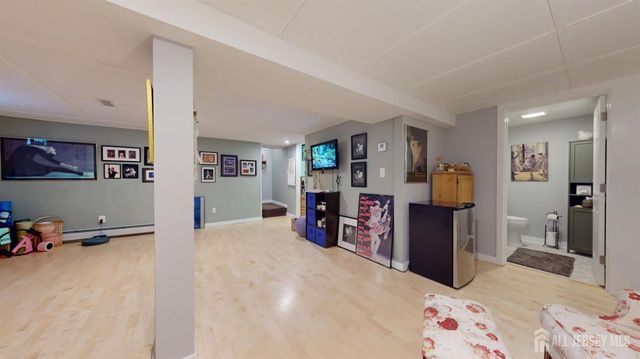 40 E Sherman Street, Monroe, NJ 08831