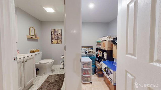 40 E Sherman Street, Monroe, NJ 08831