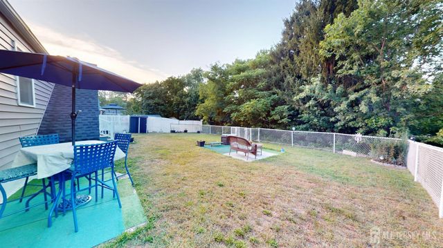 40 E Sherman Street, Monroe, NJ 08831