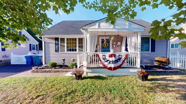 40 E Sherman Street, Monroe, NJ 08831