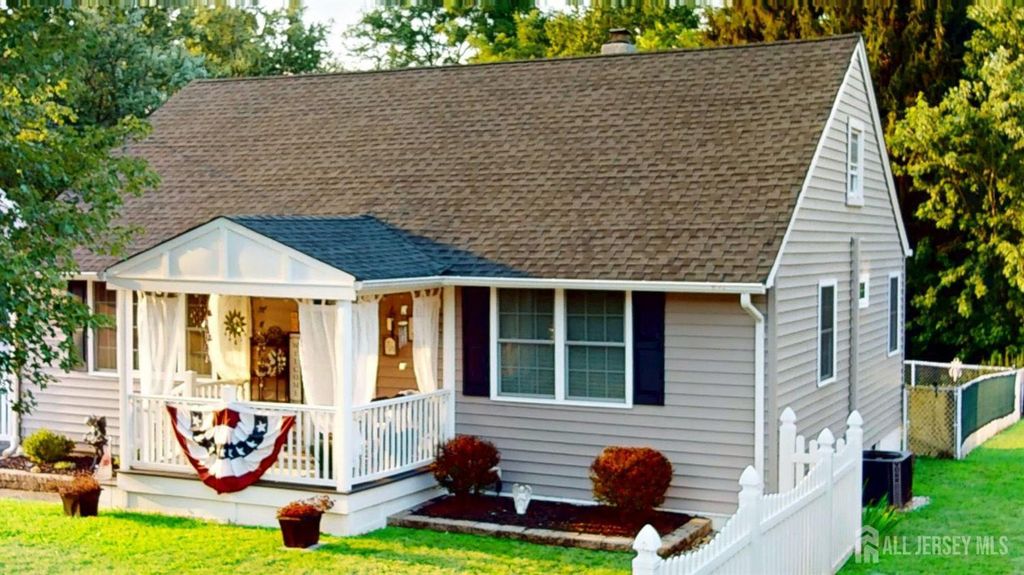 40 E Sherman Street, Monroe, NJ 08831