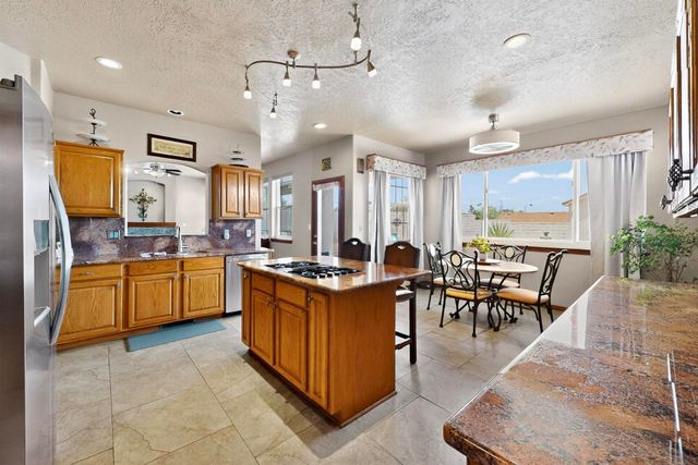 3039 ASHKIRK Loop SE, Rio Rancho, NM 87124