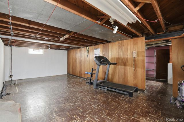 26604 Osmun Street, Madison Heights, MI 48071