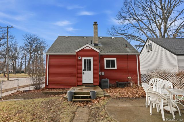 26604 Osmun Street, Madison Heights, MI 48071