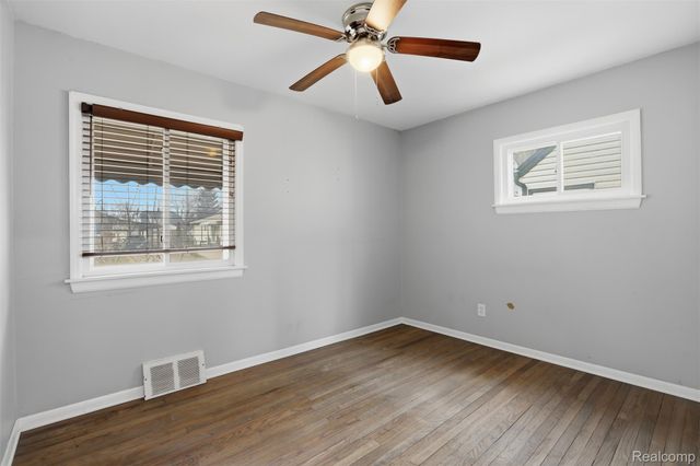26604 Osmun Street, Madison Heights, MI 48071