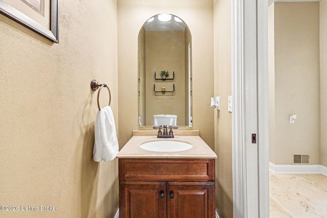4740 Grand Dell Dr, Crestwood, KY 40014