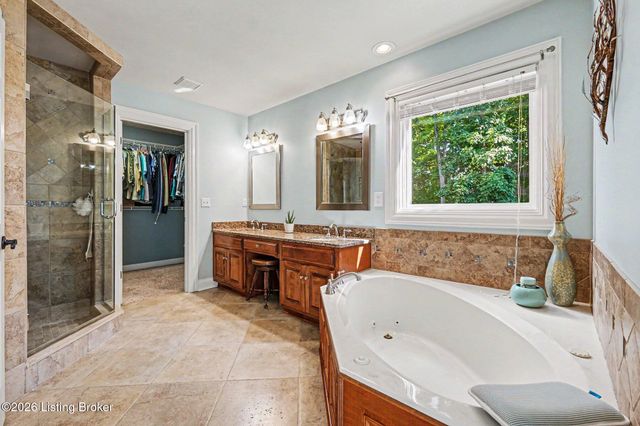 4740 Grand Dell Dr, Crestwood, KY 40014