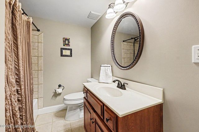 4740 Grand Dell Dr, Crestwood, KY 40014